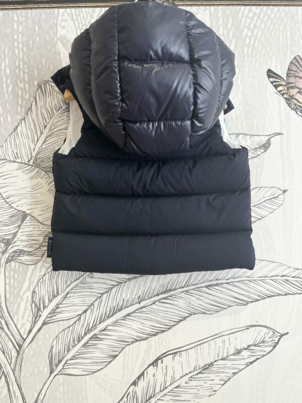 Doudoune sans manches Moncler / Taille 12-18 mois – Image 6