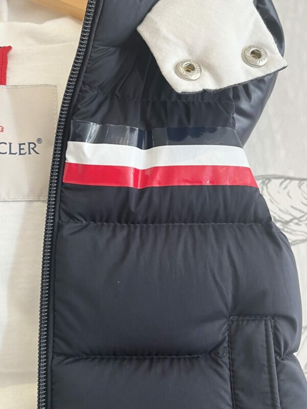 Doudoune sans manches Moncler / Taille 12-18 mois – Image 5