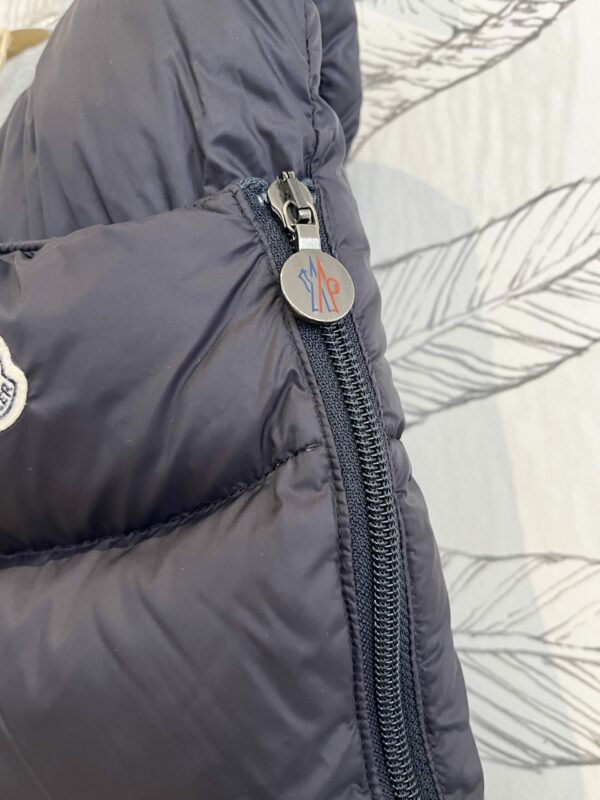 Gigoteuse Moncler / Naissance à 6 mois – Image 3