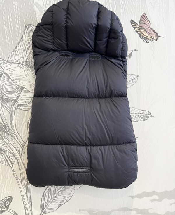 Gigoteuse Moncler / Naissance à 6 mois – Image 6