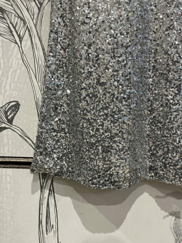 Robe Jones + Jones – Image 2