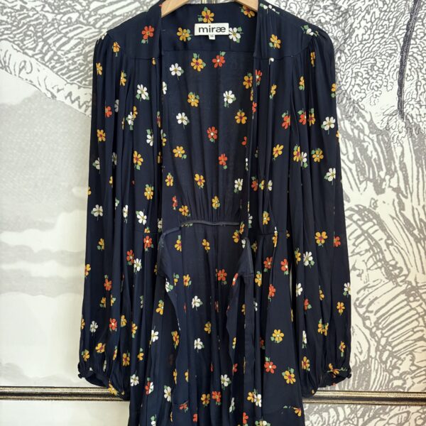 Robe Mirae – Image 3